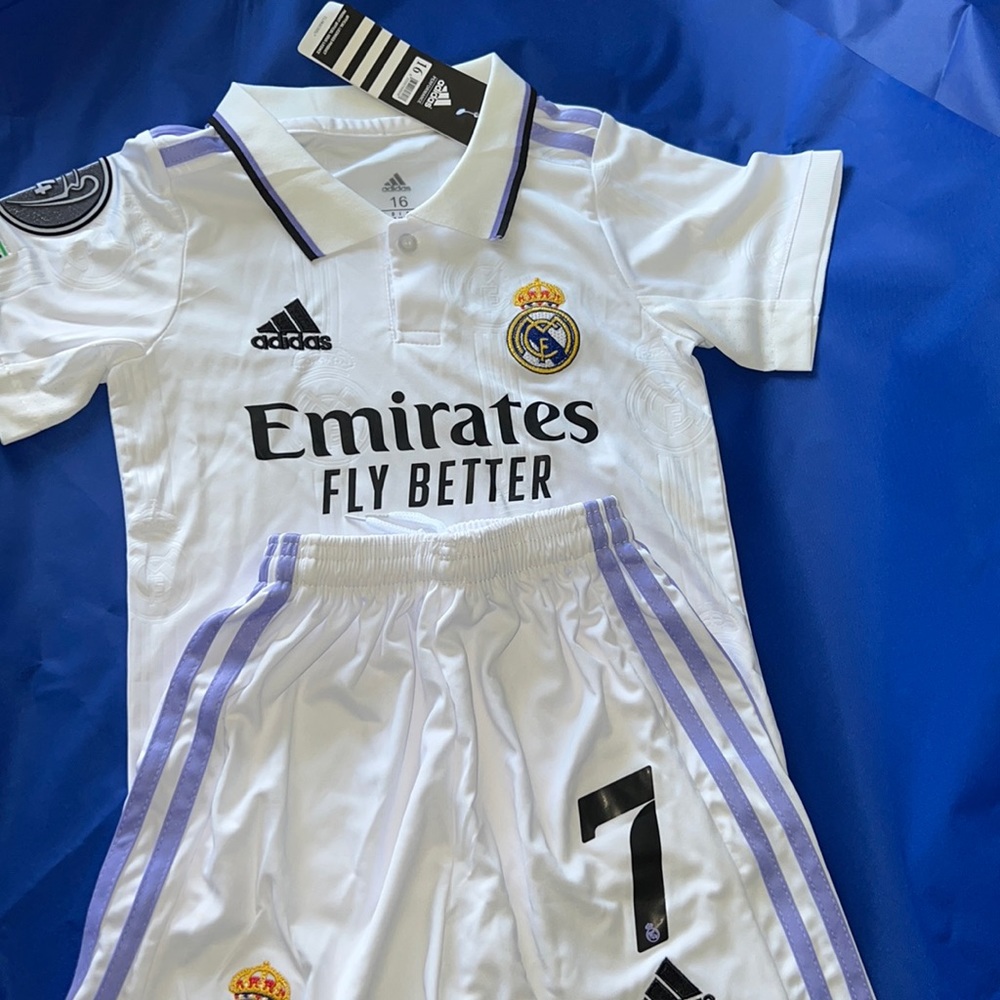 Kids Adidas jersey set Ronaldo # 7 White size 16